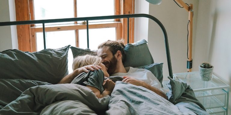Sag deinem Partner, wie sehr du ihn liebst! Die allerschönsten Sprüche zum Valentinstag (& alle anderen Tage)