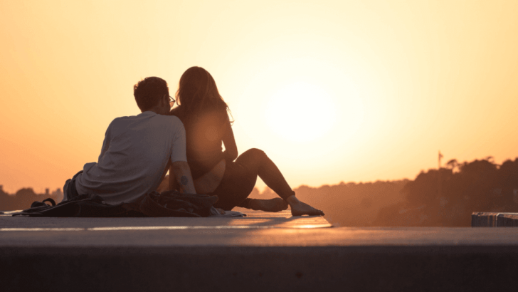 Die „7 Tage Romantik-Challenge“, um in deiner Beziehung wieder das Feuer der Leidenschaft zu entzünden