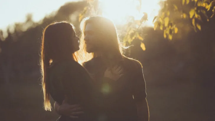 7 Dinge, um deinem Kerl eine Freude zu machen, ohne viel Geld auszugeben