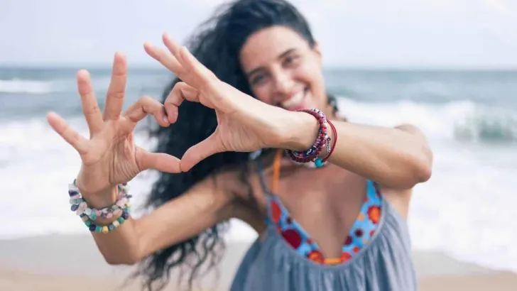 5 Tipps! So wirkst du unwiderstehlich auf Männer