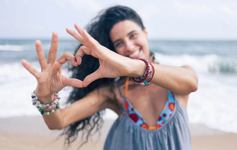 5 Tipps! So wirkst du unwiderstehlich auf Männer
