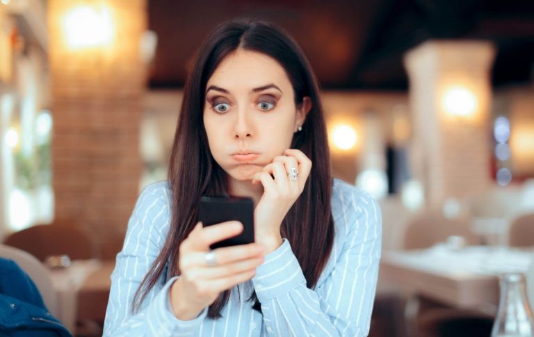 7 Texting-Tipps für Frauen: So bleibt er interessiert
