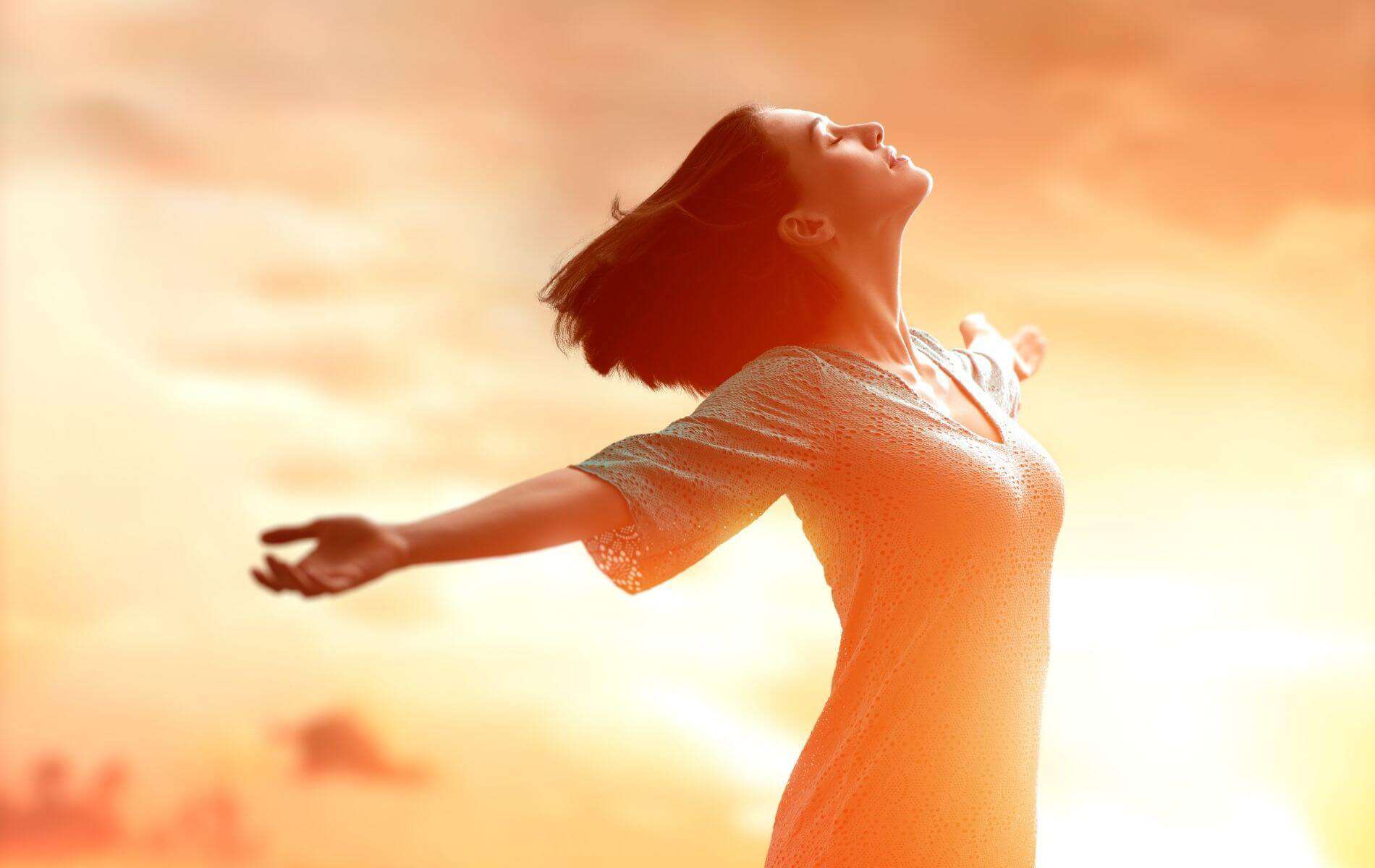 Optimistisch durchs Leben gehen So bekommst du eine positive