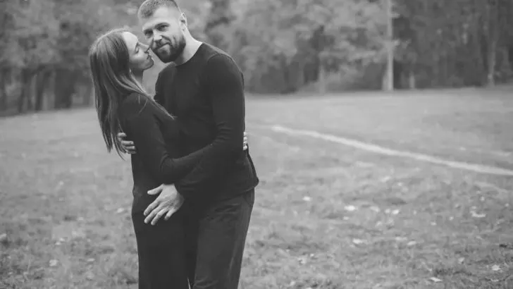 9 Anzeichen, die zeigen, dass er NICHT mit dir zusammen sein will