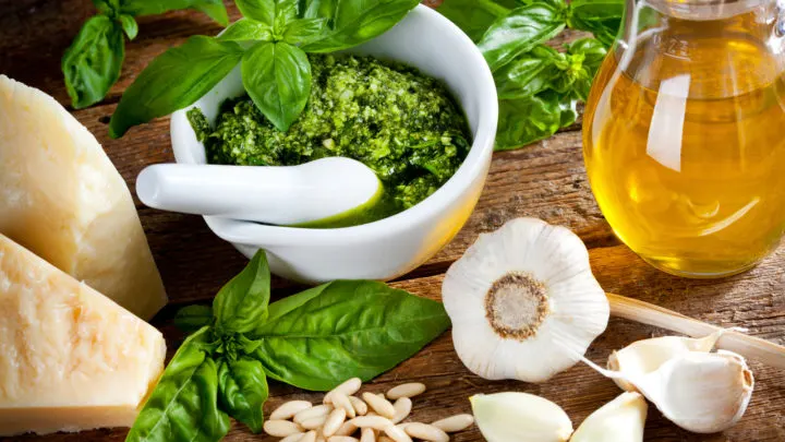 Pesto alla Genovese selber machen? So geht’s schnell & einfach!
