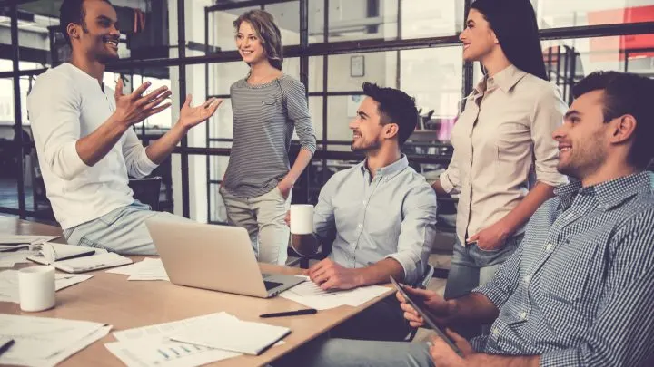 Diese 5 Sternzeichen sind die besten Arbeitskollegen