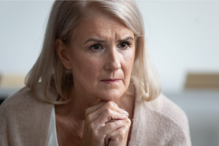 eine wütende eingebildete Frau