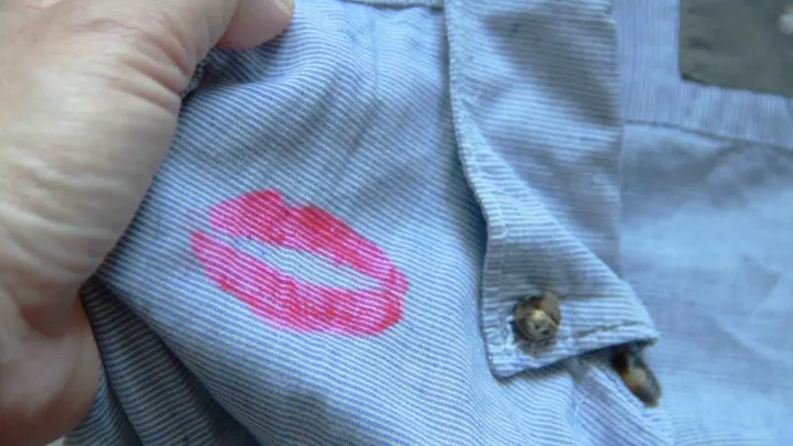 Typisches Verhalten nach Fremdgehen: So kommst du ihm auf die Schliche!