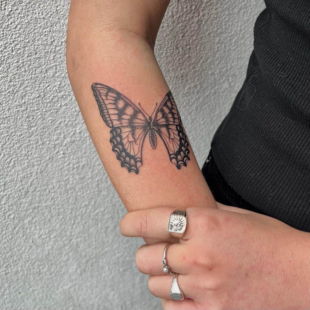 Hand-Schmetterlings-Tattoo