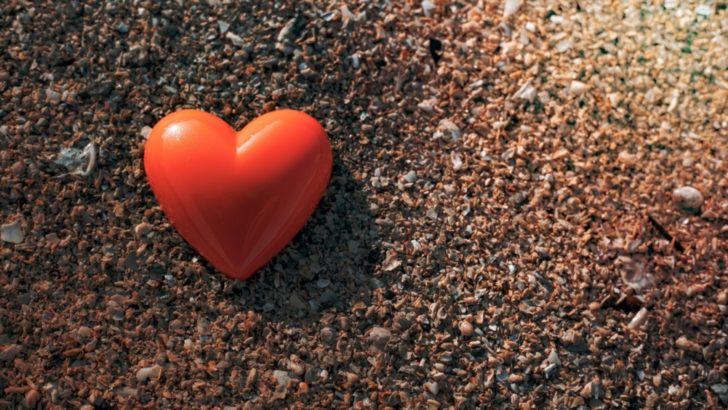 <strong>Was ist die oranges Herz Bedeutung? — Oranges Herz Emoji erklärt</strong>